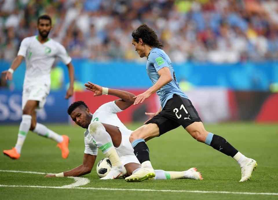 Top 6 hậu vệ đáng chú ý ở Asian Cup 2019: Gọi tên Quế Ngọc Hải - 5
Sau khi chia tay ĐTQG (sau World Cup 2018), Omar Hawsawi đã để lại khoảng trống lớn ở vị trí hậu vệ cánh trái. Ali Al-Bulaihi chính là người sẽ đảm nhiệm vai trò này. Ở World Cup 2018, cầu thủ của Al Hilal đã có màn thử lửa trong trận đấu với Uruguay và thi đấu tương đối tốt. Năm nay đã bước sang tuổi 29, đây là cơ hội cuối để Ali Al-Bulaihi thể hiện mình ở Asian Cup 2019.