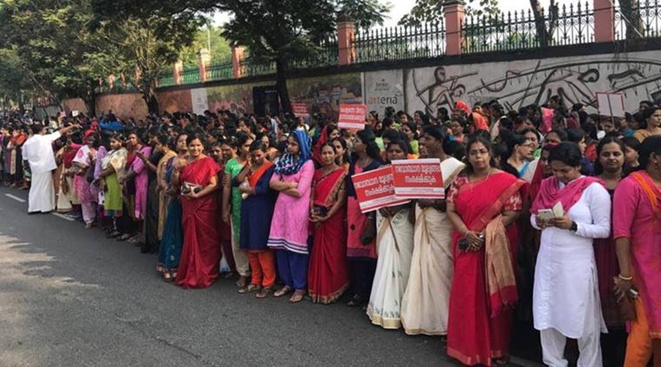 Ba triệu phụ nữ Ấn Độ xếp thành hàng dài 620 km để biểu tình - 1 Phụ nữ bang Kerala Ấn Độ xếp thành hàng dài 620km (Ảnh: Twitter)