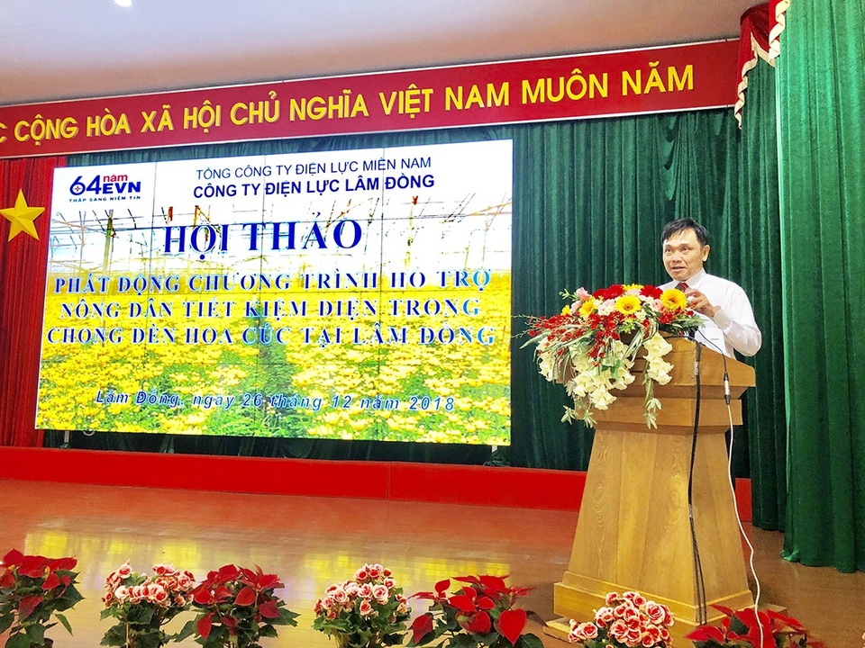 Lâm Đồng: Ngành điện hỗ trợ nông dân tiết kiệm điện trồng hoa - 1 Ông Nguyễn Phước Đức – Phó Tổng Giám đốc EVN SPC phát biểu tại hội thảo