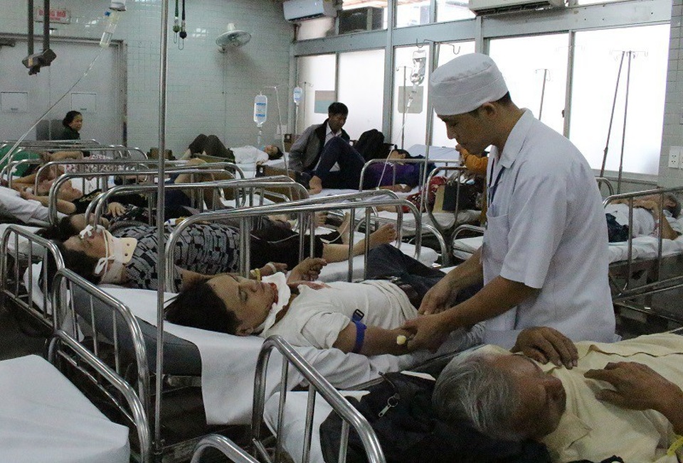 Vụ tai nạn kinh hoàng: “Không thể quên cảnh người nằm la liệt trên đường!” - 2 Hầu hết các nạn nhân được chuyển đến Chợ Rẫy đều trong tình trạng nặng