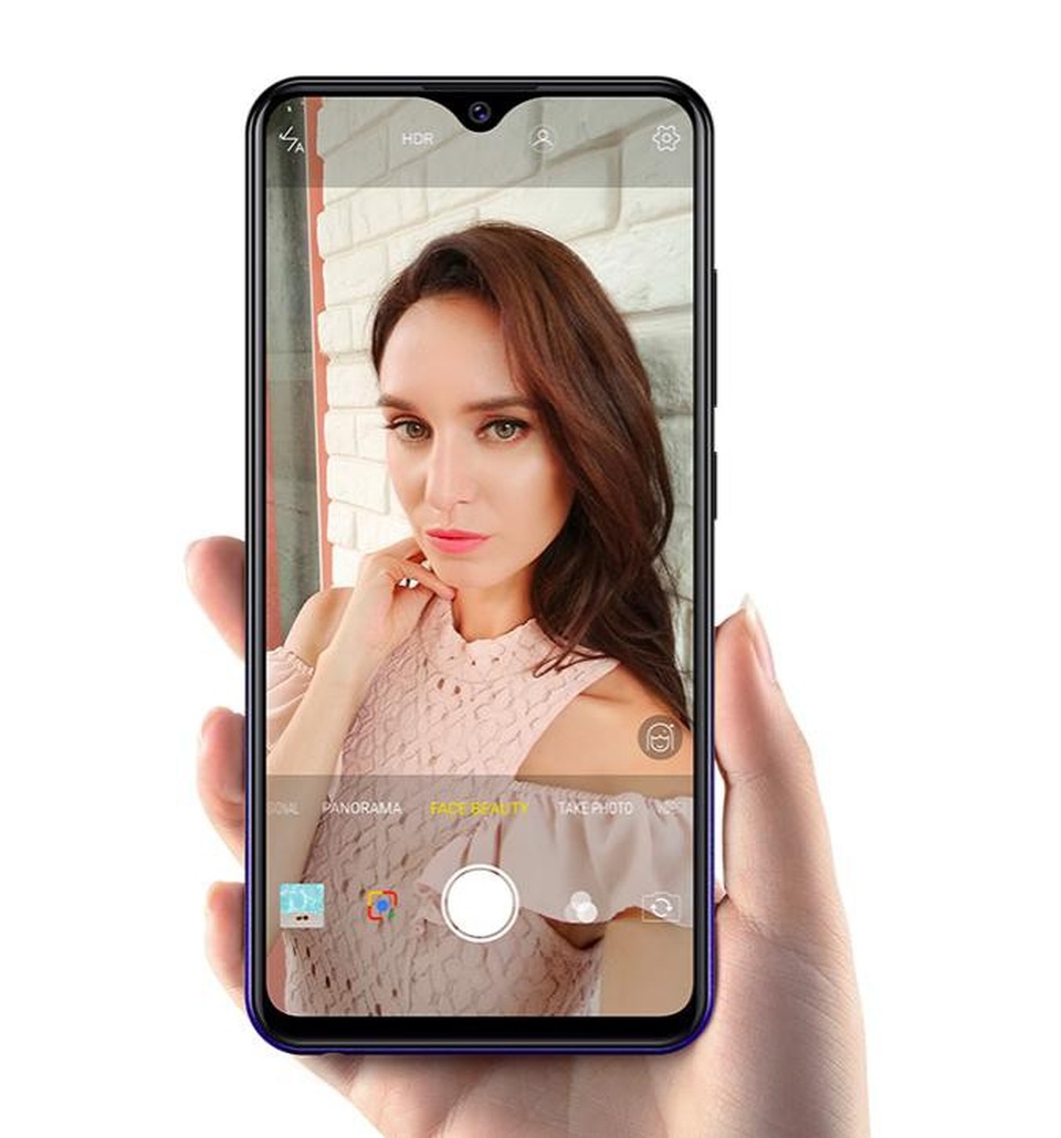 Điểm nhấn cuối năm 2018, smartphone màn hình tràn, biến tấu tai thỏ, giá tốt hơn - 1 Bắt đầu từ năm 2017, thiết kế tràn viền đã được ứng dụng trên hầu hết các smartphone dòng flagship. Thiết kế này có màn hình tràn sang hai bên cạnh cực lớn nhờ vậy mang lại kích thước nhỏ gọn, vừa tay, giúp điện thoại nhẹ hơn và thanh lịch hơn.