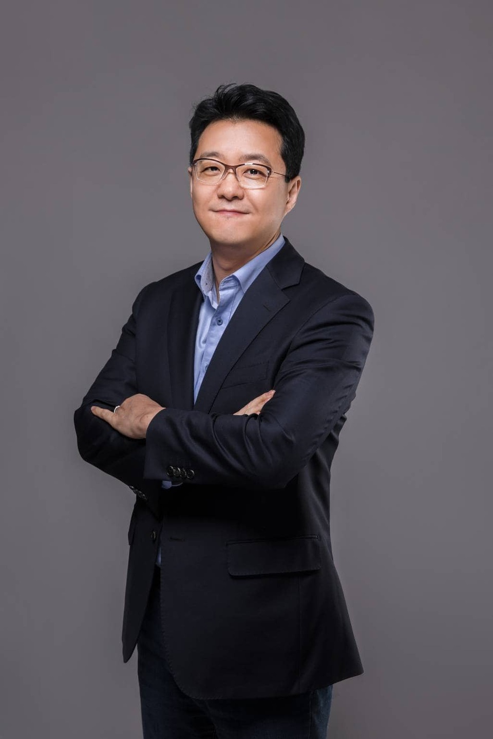 Samsung Việt Nam có Tổng giám đốc mới - 2
Ông Suh Kyung Wook, đảm trách nhiệm vụ Tổng Giám Đốc Công ty Điện tử Samsung Vina (SAVINA).