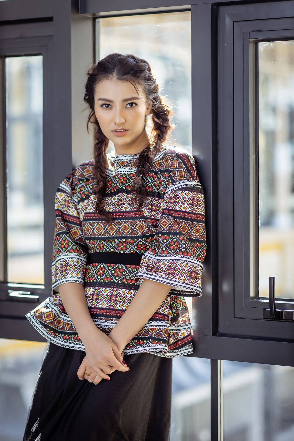 Khi hỏi về mối quan hệ với bố đẻ của con gái, chân dài tiết lộ, cả hai đã “làm lành” để cùng nhau san sẻ việc chăm sóc bé Cherry.