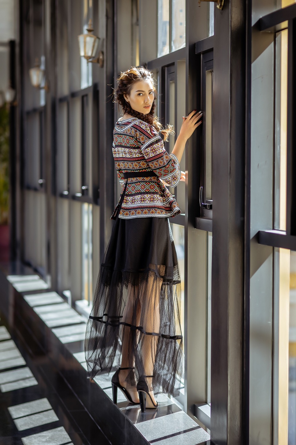 Cô cũng khẳng định, cô và bạn trai cũ chỉ nối lại quan hệ bạn bè, chứ không có ý định tái hợp. Hiện tại cô vẫn chưa tìm được bờ vai mới để nương tựa.