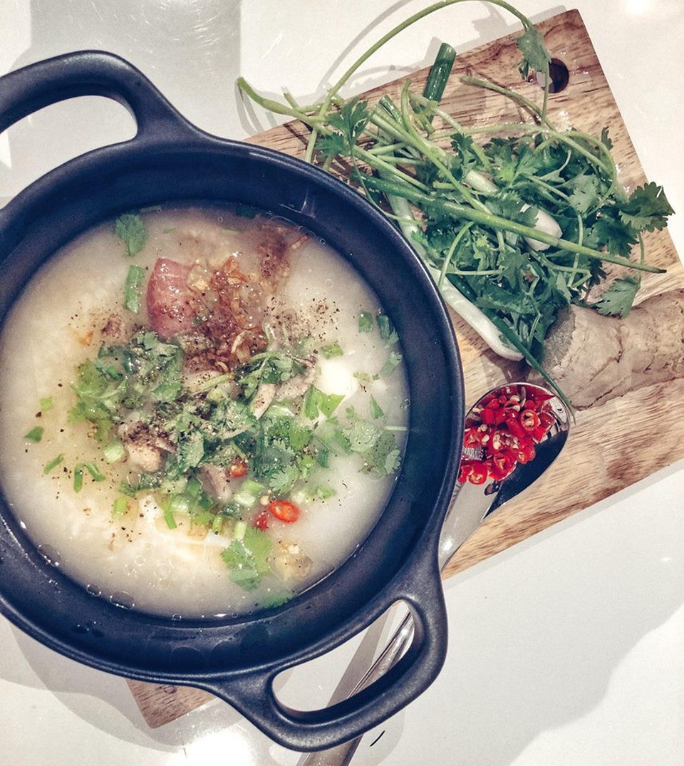 Cuộc sống với biệt thự đồ sộ, dinh cơ hoành tráng của Lan Khuê và ông xã đại gia - 6 Cháo mực gạo rang.
