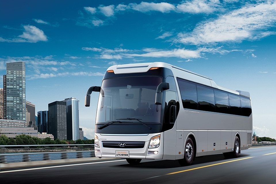 Hyundai đẩy mạnh mảng xe thương mại với Universe 47 chỗ - 5 Hyundai đẩy mạnh mảng xe thương mại với Universe 47 chỗ - 5