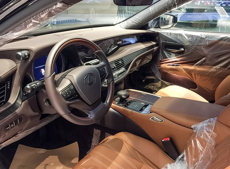 Lexus LS 500 khởi điểm từ 7,08 tỉ đồng - 9 Lexus LS 500 khởi điểm từ 7,08 tỉ đồng - 9
