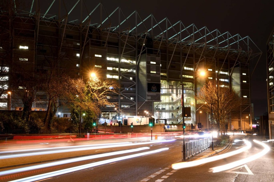 Nhìn lại chiến thắng thứ tư liên tiếp của Solskjaer cùng Man Utd - 3
St James Park lung linh trước giờ bóng lăn