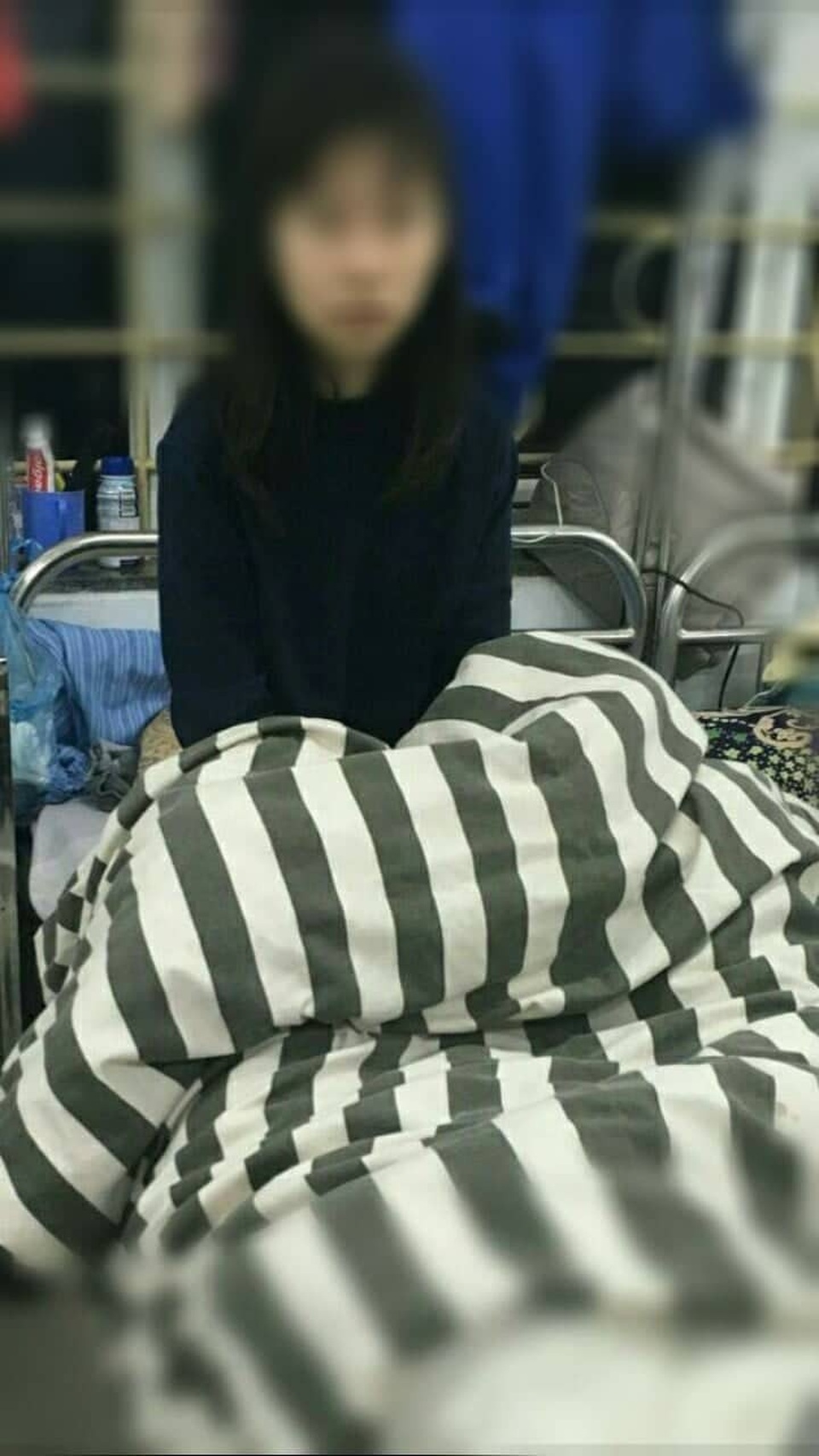 Bóng cười, shisha: Giới trẻ thản nhiên sử dụng dù đã bị cấm (P.1) - 1 
T.T.Huyền nhập viện do sử dụng bóng cười nhiều.