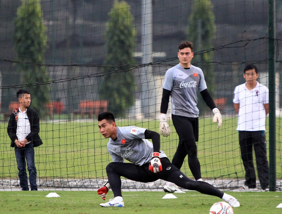 Đặng Văn Lâm có nhiều cơ hội là thủ môn số 1 của Muangthong United - Ảnh 1. Đặng Văn Lâm có nhiều cơ hội là thủ môn số 1 của Muangthong United - Ảnh 1.
