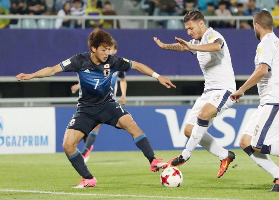 Top 10 ngôi sao đắt giá nhất Asian Cup 2019: Son Heung Min không có đối thủ - 8
Năm nay mới 20 tuổi nhưng Ritsu Doan đã nhanh chóng chứng minh tài năng trong màu áo Groningen ở giải VĐQG Hà Lan. Tiền vệ công này sẽ là trụ cột của đội tuyển Nhật Bản ở Asian Cup 2019.