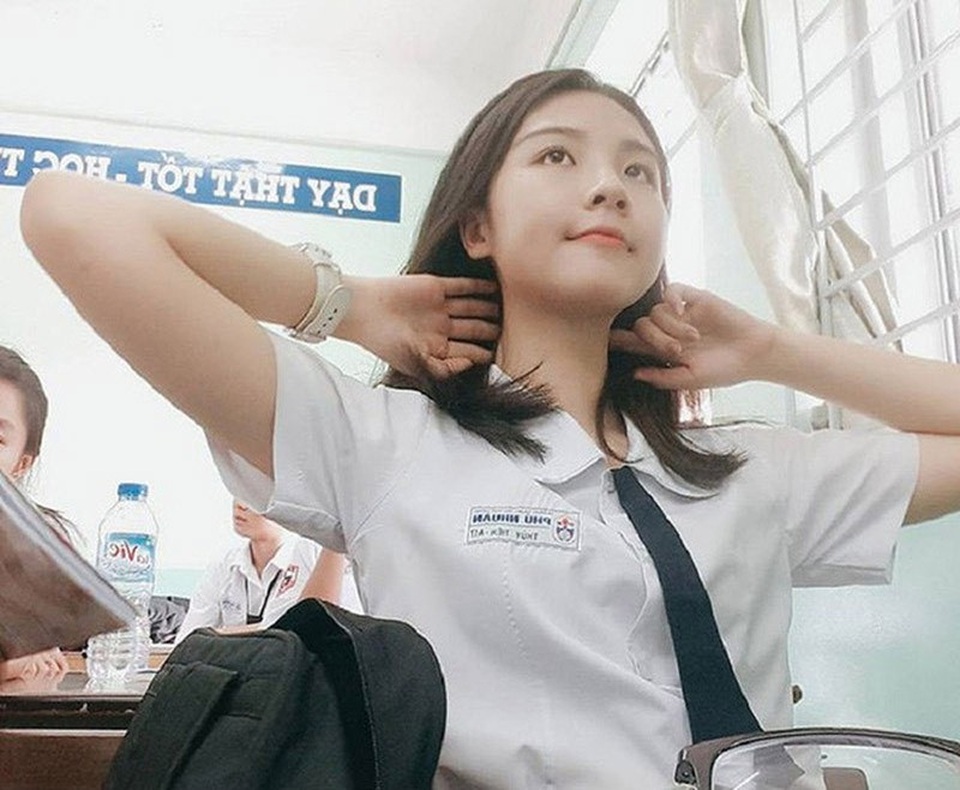 Thiếu nữ xinh đẹp, sở hữu “góc nghiêng cực phẩm” - 5 Thiếu nữ xinh đẹp, sở hữu “góc nghiêng cực phẩm” - 5