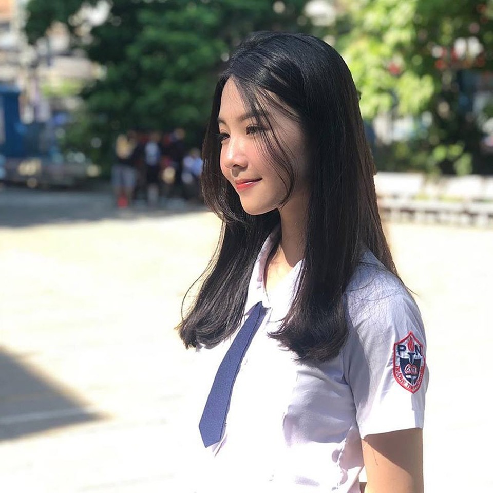 Thiếu nữ xinh đẹp, sở hữu “góc nghiêng cực phẩm” - 2 Thiếu nữ xinh đẹp, sở hữu “góc nghiêng cực phẩm” - 2
