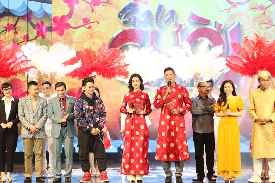 Tự Long đóng “bố thuê” của Xuân Bắc khiến khán giả cười chảy nước mắt - 1 Tự Long đóng “bố thuê” của Xuân Bắc khiến khán giả cười chảy nước mắt - 1