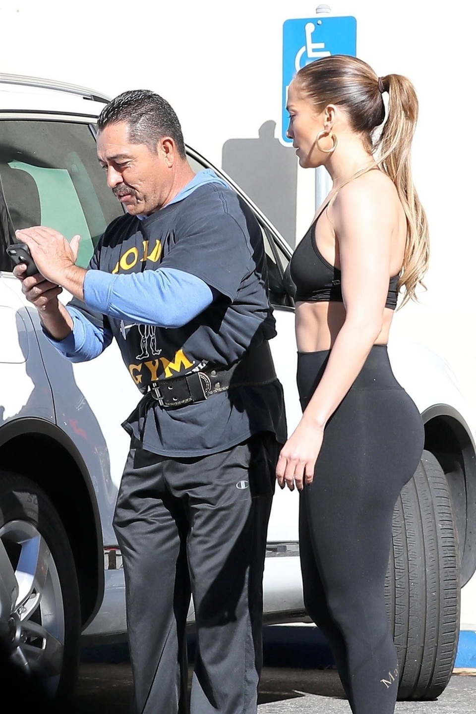 Jennifer Lopez khỏe đẹp đáng ngưỡng mộ - Ảnh 8. Jennifer Lopez khỏe đẹp đáng ngưỡng mộ - Ảnh 8.