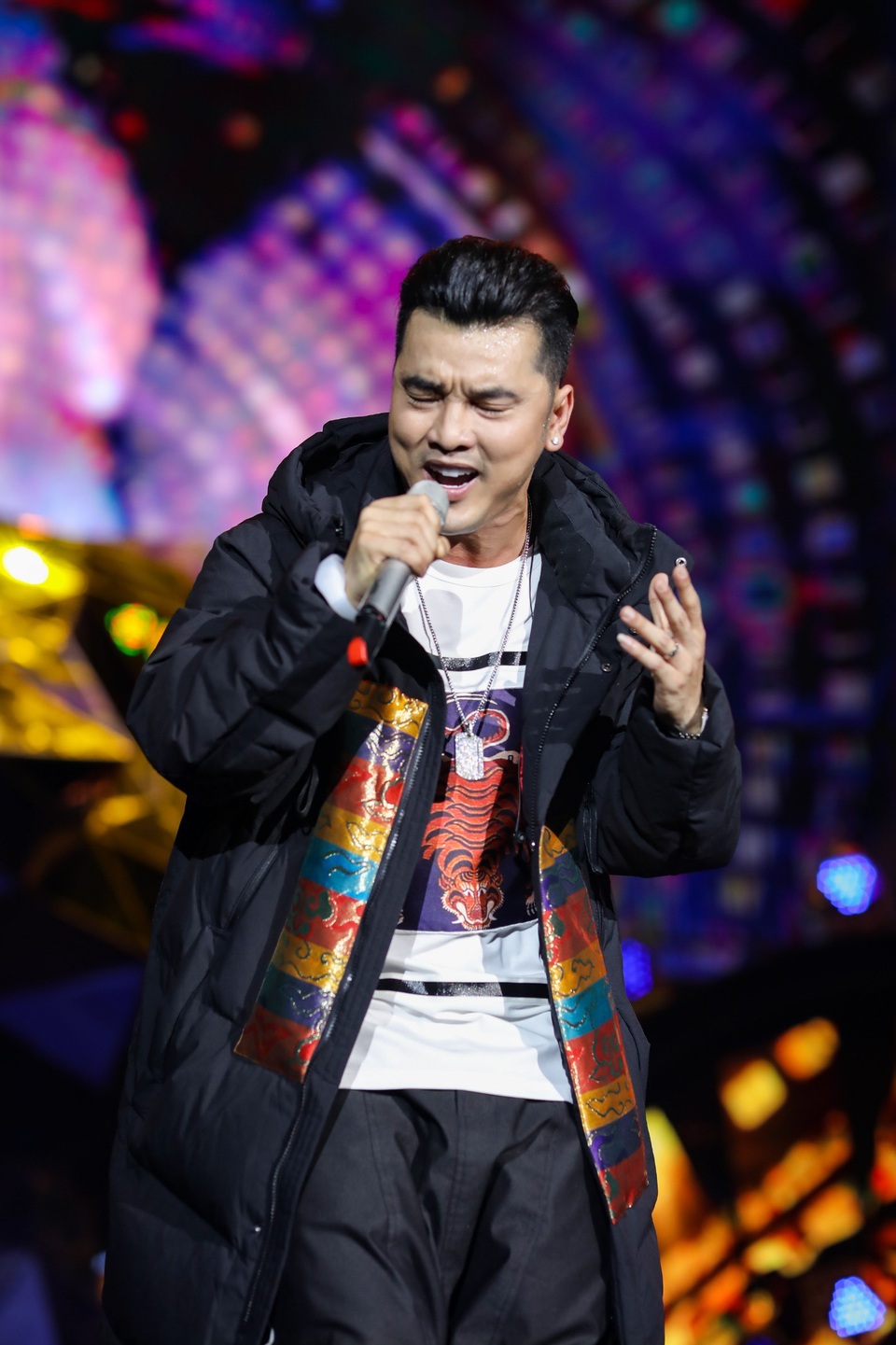 2 năm Countdown Tiger Remix, Mỹ Tâm, Sơn Tùng, Đông Nhi vẫn khiến fan khản giọng - Ảnh 5. 2 năm Countdown Tiger Remix, Mỹ Tâm, Sơn Tùng, Đông Nhi vẫn khiến fan khản giọng - Ảnh 5.
