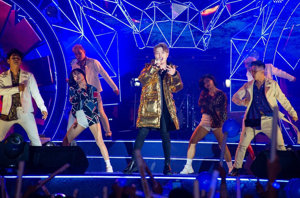 2 năm Countdown Tiger Remix, Mỹ Tâm, Sơn Tùng, Đông Nhi vẫn khiến fan khản giọng - Ảnh 9. 2 năm Countdown Tiger Remix, Mỹ Tâm, Sơn Tùng, Đông Nhi vẫn khiến fan khản giọng - Ảnh 9.