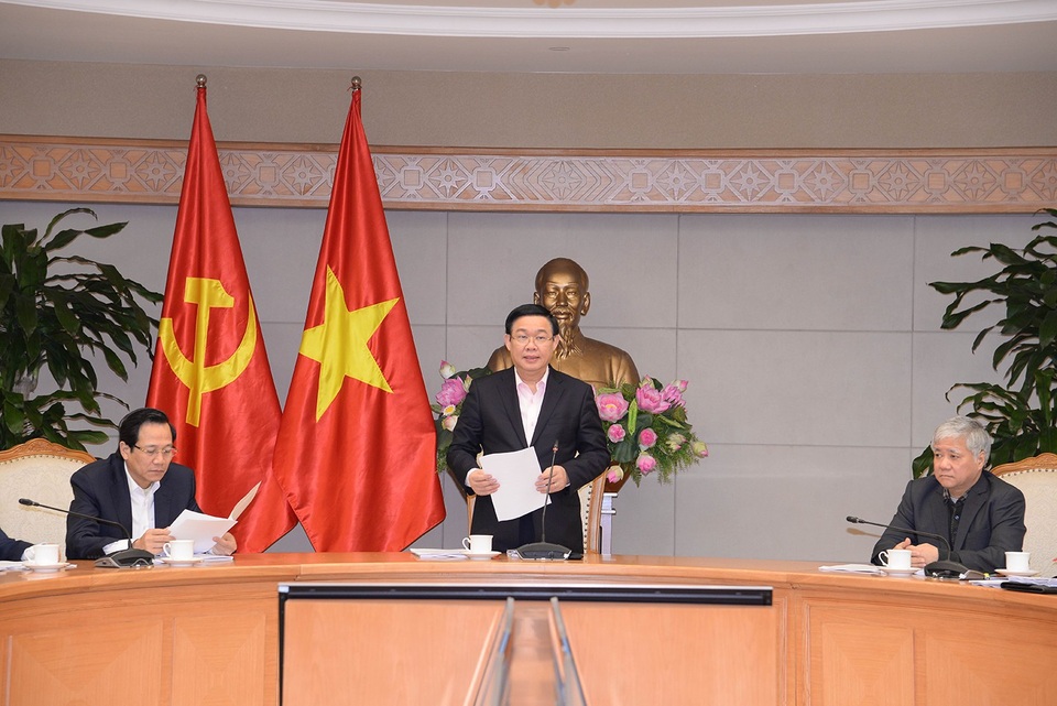 Bằng mọi biện pháp kinh tế - hình sự, phải đẩy lùi được tín dụng đen! - 1 Phó Thủ tướng Vương Đình Huệ yêu cầu bằng mọi biện pháp cả về hình sự, kinh tế, phải chiếm lĩnh thị trường tín dụng, triệt tiêu nạn tín dụng đen đang hoành hành.