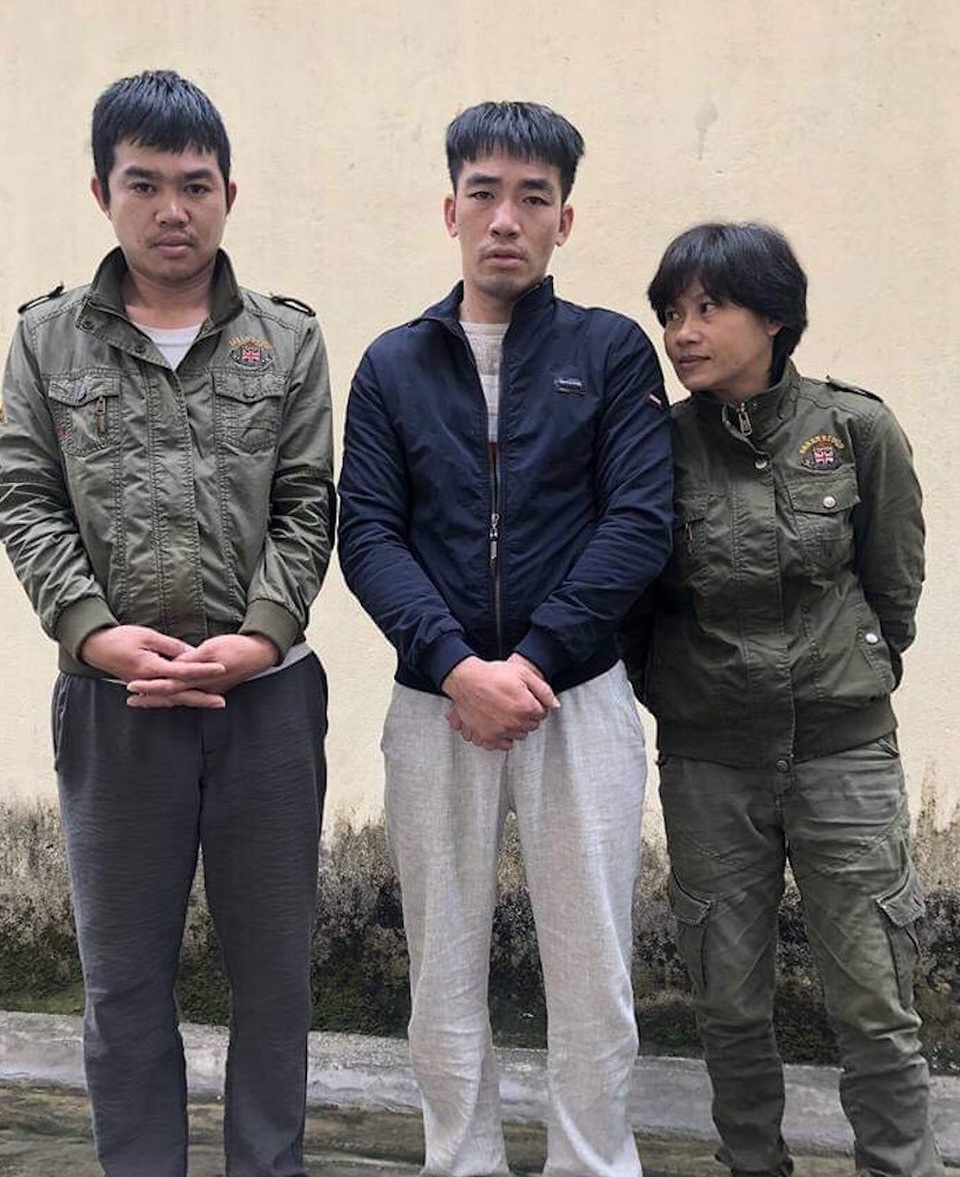 Bắt nhóm “cẩu tặc” tung hoành liên huyện - 3 Các đối tượng tại cơ quan điều tra.