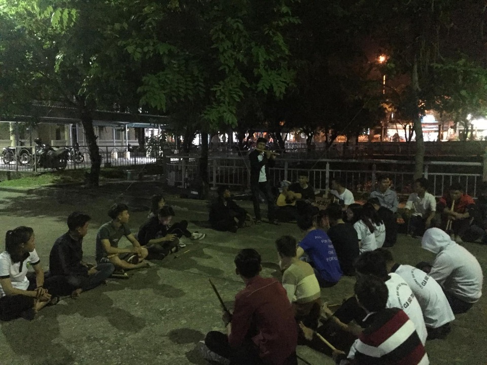 Sinh viên trường Sư phạm giữ lửa nét đẹp nhạc cụ dân tộc - Ảnh 2. Sinh viên trường Sư phạm giữ lửa nét đẹp nhạc cụ dân tộc - Ảnh 2.