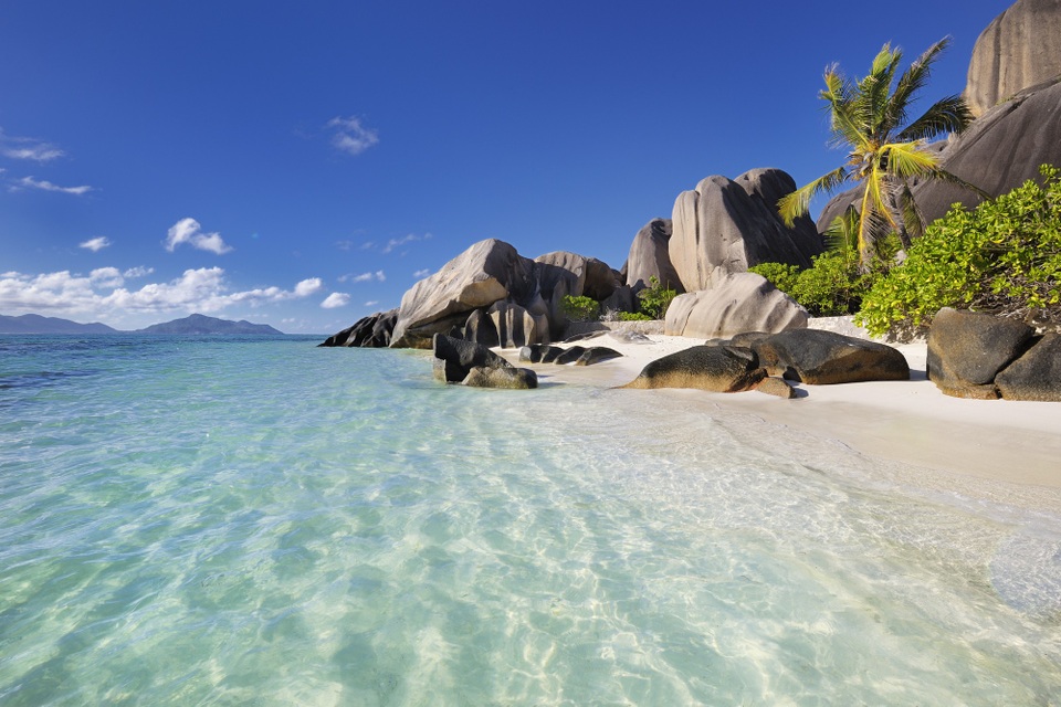 Bãi biển tình tứ của “Hậu duệ mặt trời” đẹp nhất thế giới - 8 8. Anse Source dArgent, Seychelles (một quốc gia Đông Phi)