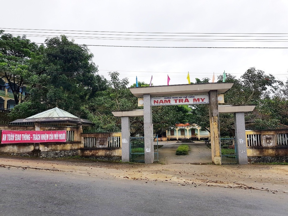 Khởi tố nam sinh đâm chết bạn ở kí túc xá - 1 Học sinh cùng Trường THPT Nam Trà My đánh nhau gây tử vong