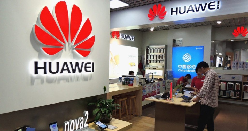 Nhân viên Huawei bị phạt vì gửi lời tweet chúc mừng năm mới bằng iPhone - 1 Nhân viên Huawei bị phạt vì gửi lời tweet chúc mừng năm mới bằng iPhone - 1