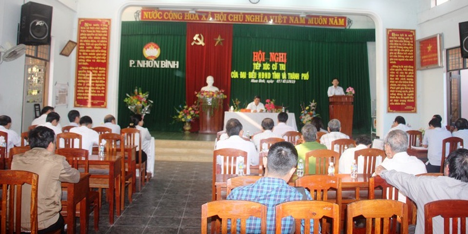 Không để những sai phạm đất đai kéo dài tạo thành “điểm nóng” - 2 Cử tri phường Nhơn Bình chỉ hỏi vỏn vẹn 5 cầu hỏi mong được lãnh đạo tỉnh giải quyết.