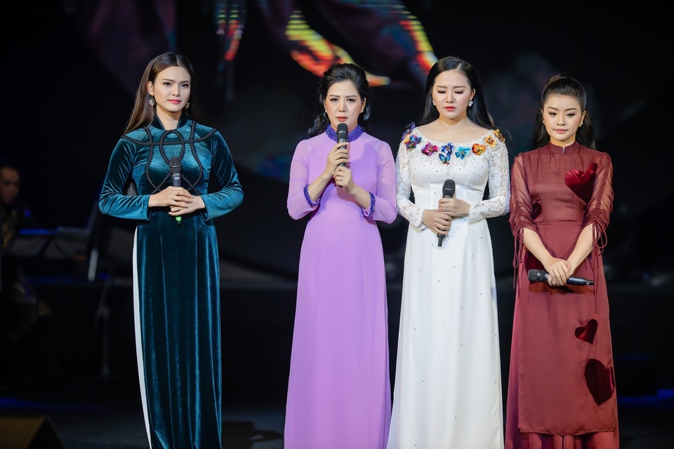Đinh Hiền Anh hạnh phúc vì thực hiện được lời hứa với thầy An Thuyên - Ảnh 1. Đinh Hiền Anh hạnh phúc vì thực hiện được lời hứa với thầy An Thuyên - Ảnh 1.