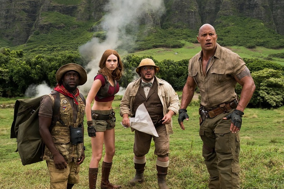 Jumanji: Welcome to the Jungle là một cú sốc phòng vé trong năm 2017, khi thu về 962 triệu USD, mặc cho đối thủ cạnh tranh là thương hiệu tiền tỷ Star War (Star War: The Last Jedi).
