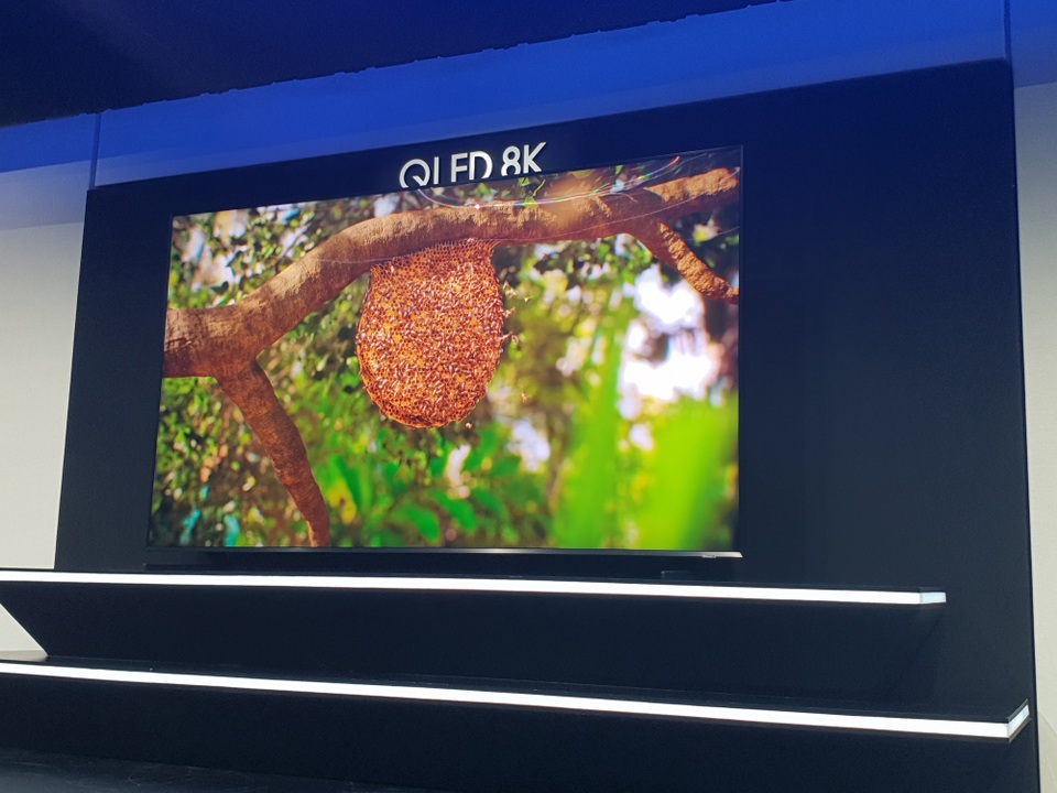Samsung trình diễn TV 8K lớn nhất 98 inch đầu tiên trên thế giới - Ảnh 5. Samsung trình diễn TV 8K lớn nhất 98 inch đầu tiên trên thế giới - Ảnh 5.