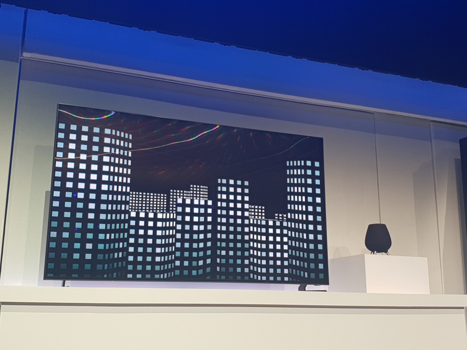 Samsung trình diễn TV 8K lớn nhất 98 inch đầu tiên trên thế giới - Ảnh 6. Samsung trình diễn TV 8K lớn nhất 98 inch đầu tiên trên thế giới - Ảnh 6.