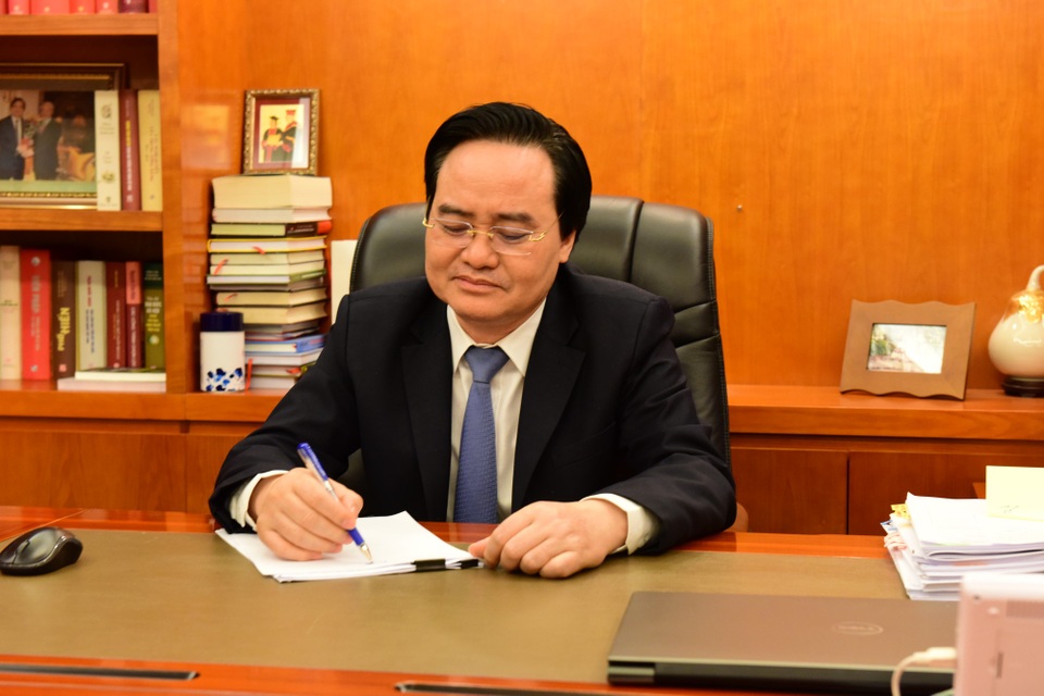 Bộ trưởng Phùng Xuân Nhạ: Tôi không chùn bước - Ảnh 4. Bộ trưởng Phùng Xuân Nhạ: Tôi không chùn bước - Ảnh 4.