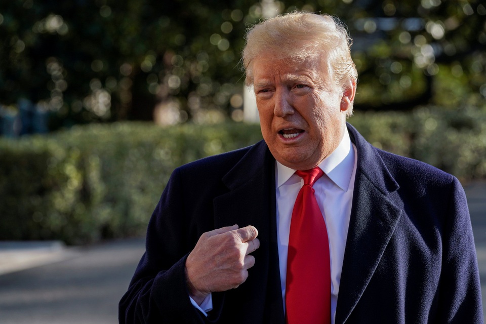 Ông Trump: Kinh tế yếu kém buộc Trung Quốc phải tìm thỏa thuận với Mỹ - 1
Tổng thống Trump trả lời báo chí trước khi rời Nhà Trắng hôm 6/1. (Ảnh: Reuters)