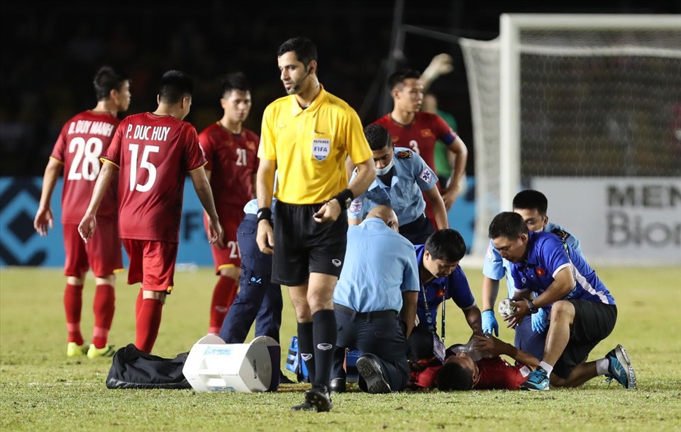 Trọng tài bắt ở AFF Cup 2018 cầm còi trận Việt Nam - Iraq - Ảnh 1. Trọng tài bắt ở AFF Cup 2018 cầm còi trận Việt Nam - Iraq - Ảnh 1.