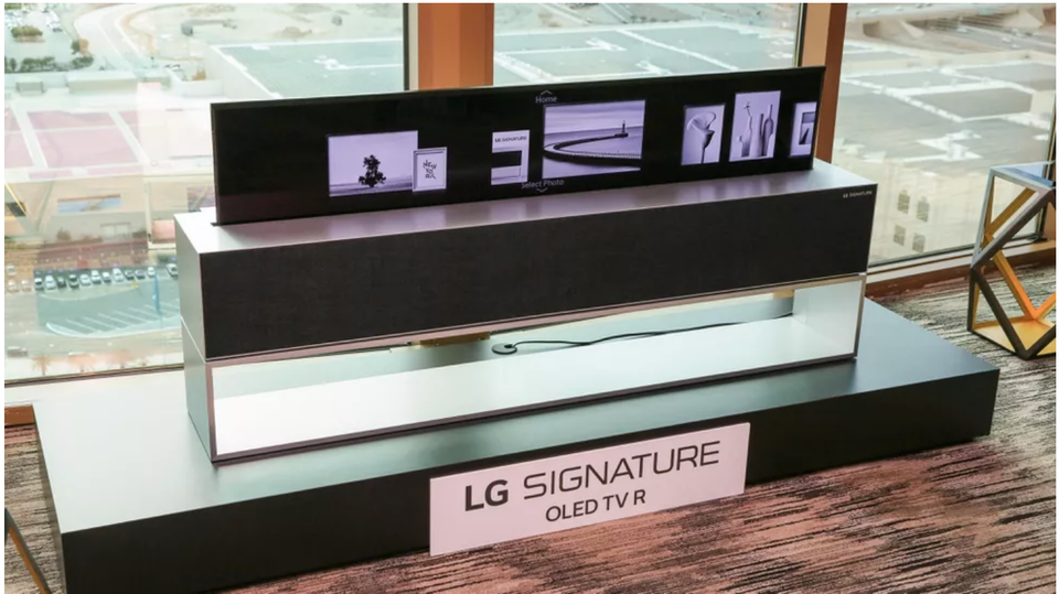 LG trình diễn TV màn hình cuộn đầu tiên trên thế giới - Ảnh 4. LG trình diễn TV màn hình cuộn đầu tiên trên thế giới - Ảnh 4.