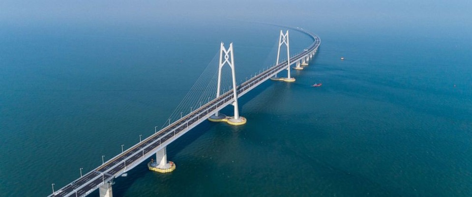 Kỹ thuật viên Trung Quốc làm giả kết quả kiểm tra cầu vượt biển dài nhất thế giới - Ảnh 1. Kỹ thuật viên Trung Quốc làm giả kết quả kiểm tra cầu vượt biển dài nhất thế giới - Ảnh 1.