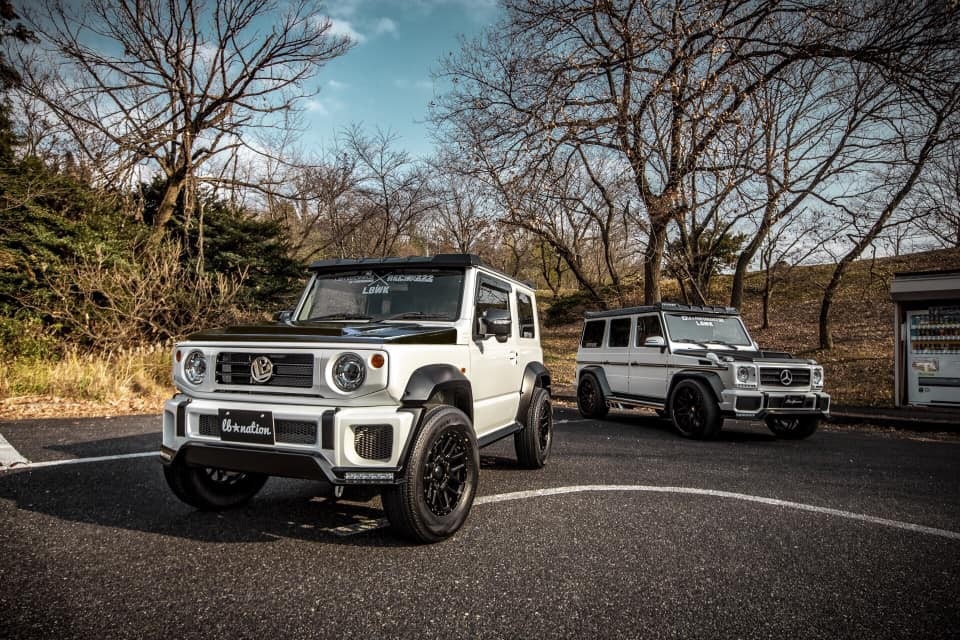 Suzuki Jimny trở thành phiên bản thu nhỏ của Mercedes-Benz G-Class - Ảnh 3. Suzuki Jimny trở thành phiên bản thu nhỏ của Mercedes-Benz G-Class - Ảnh 3.