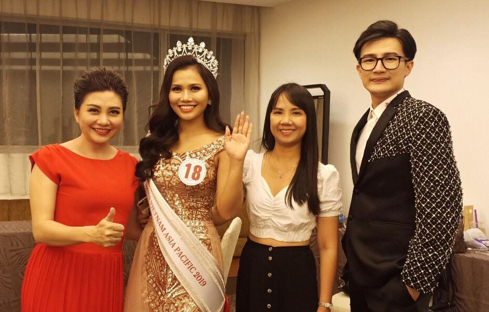 MC Ngọc Tiên duyên dáng dẫn chương trình Hoa hậu tại Malaysia - Ảnh 1. MC Ngọc Tiên duyên dáng dẫn chương trình Hoa hậu tại Malaysia - Ảnh 1.