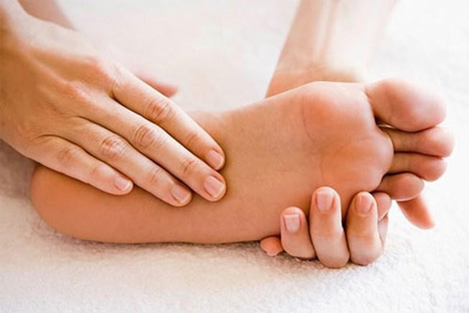 Cẩn thận nguy cơ tàn phế vì thoát vị đĩa đệm - Ảnh 1. Cẩn thận nguy cơ tàn phế vì thoát vị đĩa đệm - Ảnh 1.
