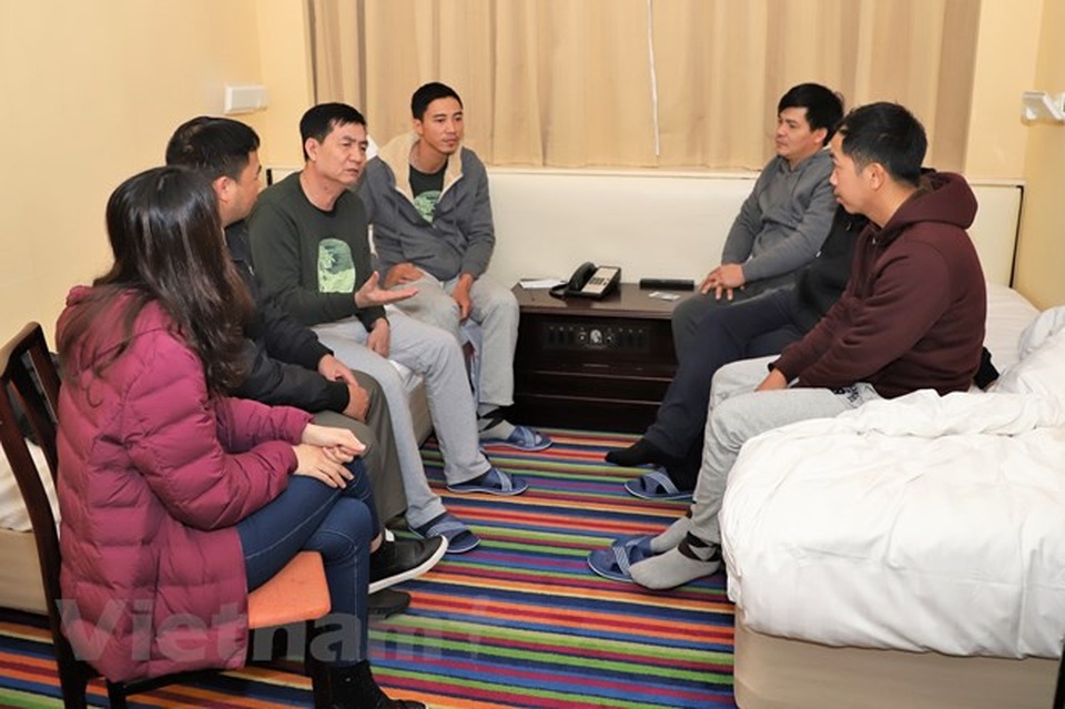 Thuyền viên tàu gặp nạn Aulac Fortune đã được bố trí nơi tạm nghỉ - Ảnh 1. Thuyền viên tàu gặp nạn Aulac Fortune đã được bố trí nơi tạm nghỉ - Ảnh 1.