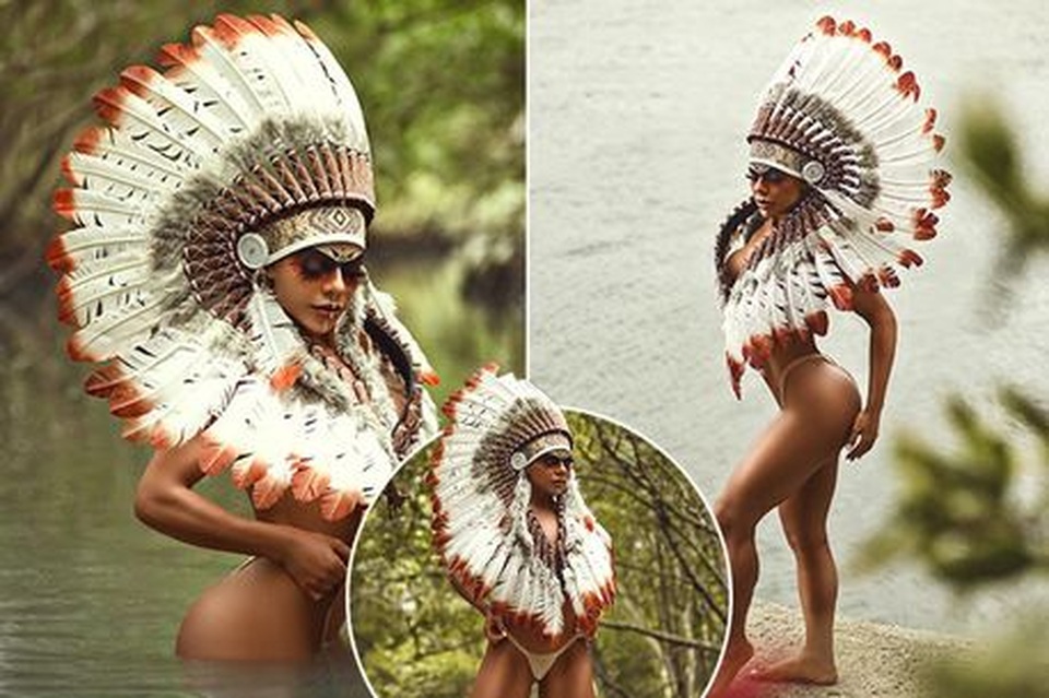 Cô gái mặc bikini lội trong rừng Amazon khiến dân mạng dậy sóng - 1 Cô gái mặc bikini lội trong rừng Amazon khiến dân mạng dậy sóng - 1