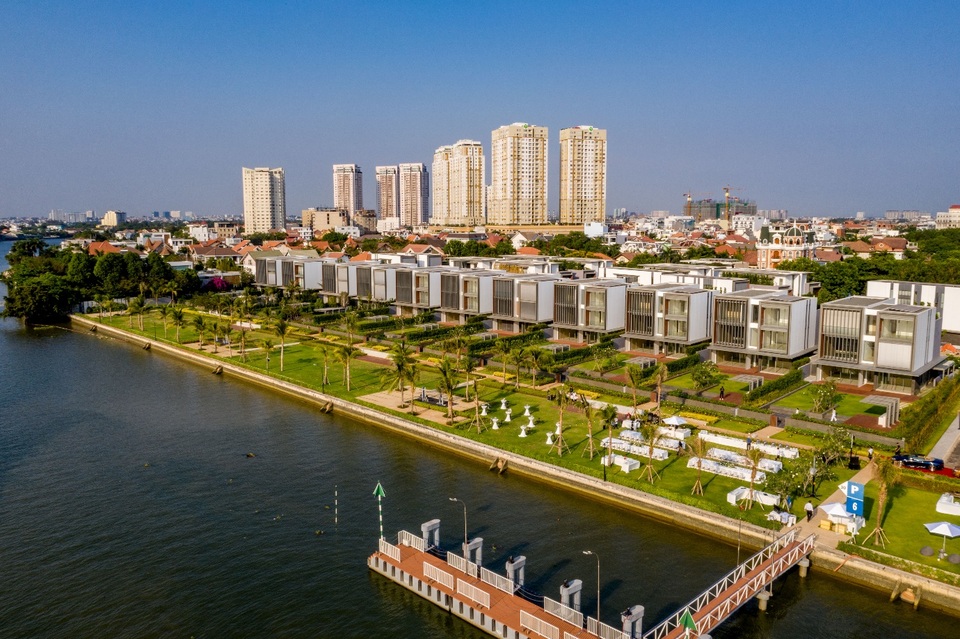 Sự vô giá của các biệt thự ven sông - 1 Sự vô giá của các biệt thự ven sông - 1