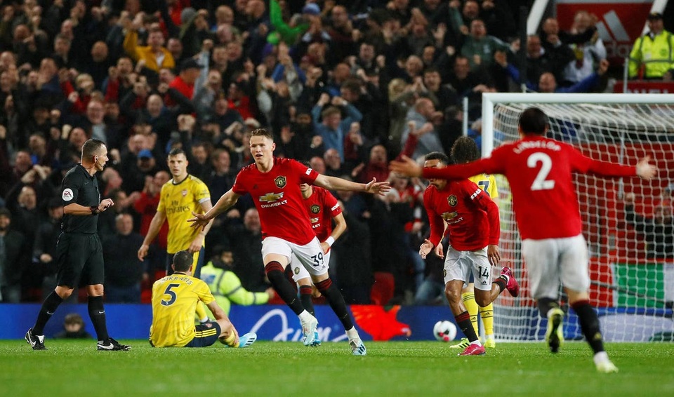 Những khoảnh khắc chia điểm thất vọng giữa Man Utd và Arsenal - 12 Những khoảnh khắc chia điểm thất vọng giữa Man Utd và Arsenal - 12
