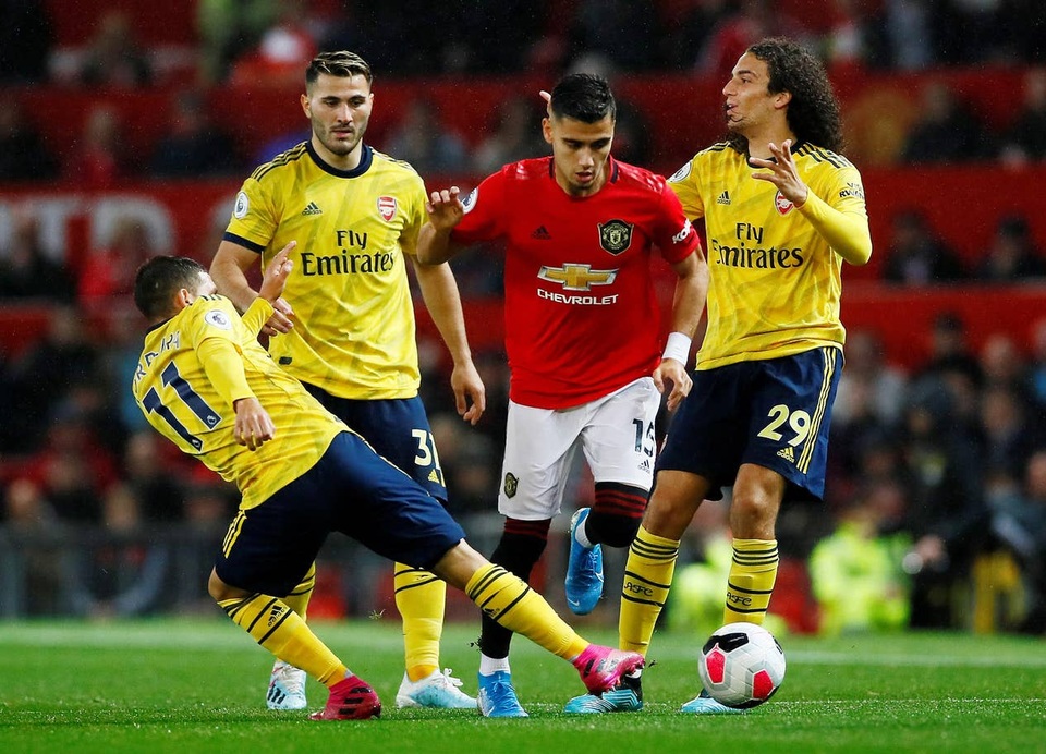 Những khoảnh khắc chia điểm thất vọng giữa Man Utd và Arsenal - 8 Những khoảnh khắc chia điểm thất vọng giữa Man Utd và Arsenal - 8