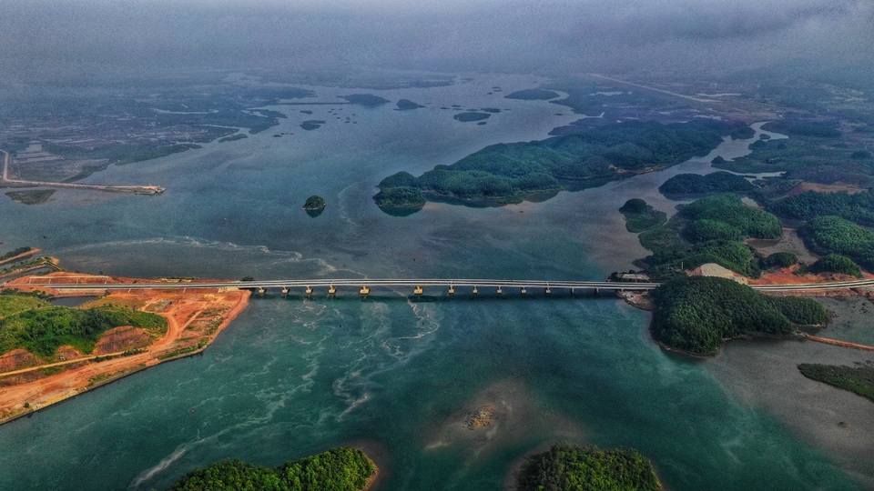 Quảng Ninh: Đường lớn đã mở - 2 Quảng Ninh: Đường lớn đã mở - 2
