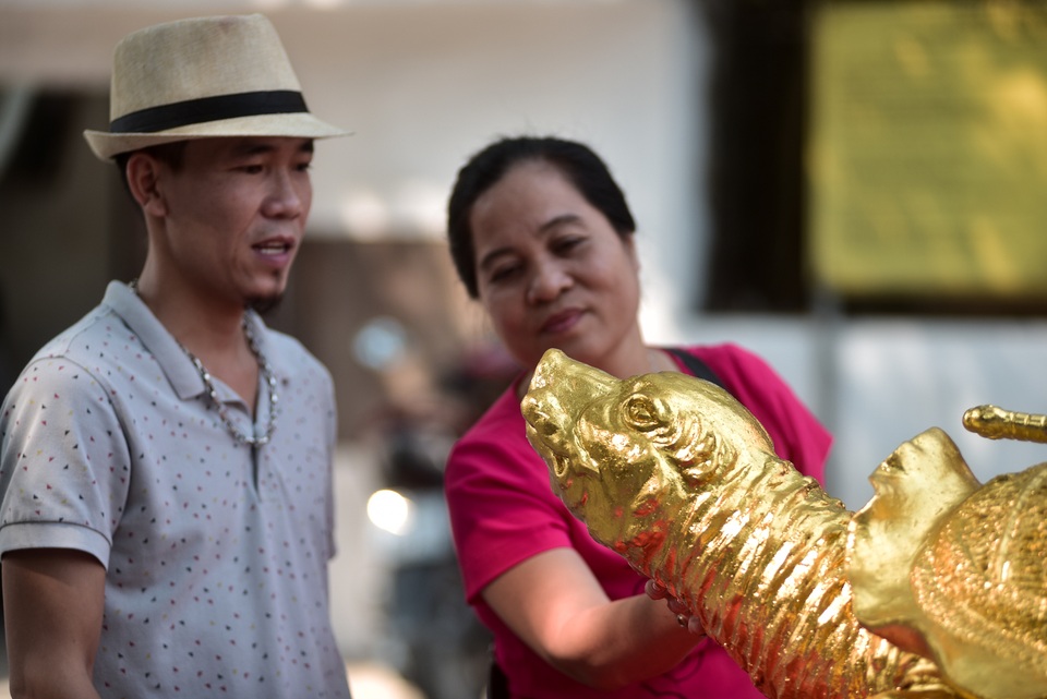 Mục sở thị cụ rùa mạ vàng 9999, giá trăm triệu đồng không bán - 6 Mục sở thị cụ rùa mạ vàng 9999, giá trăm triệu đồng không bán - 6