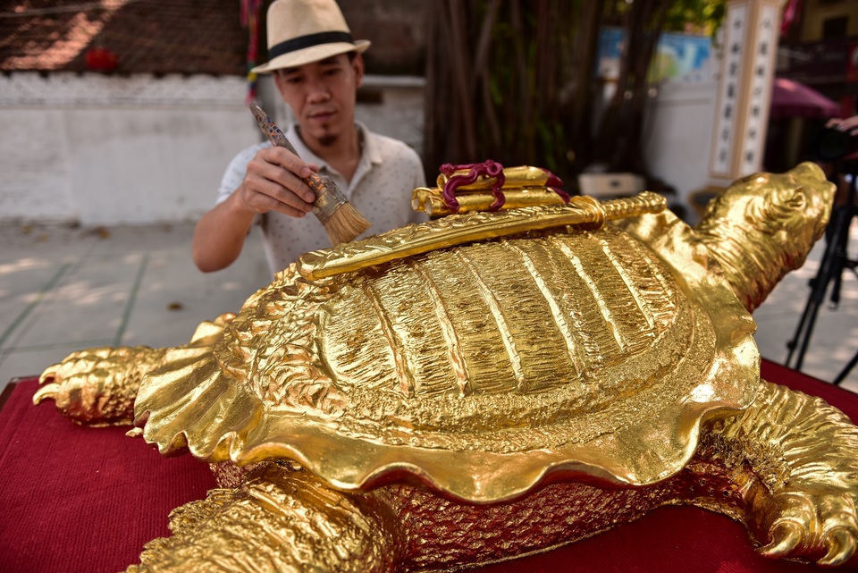 Mục sở thị cụ rùa mạ vàng 9999, giá trăm triệu đồng không bán - 12 Mục sở thị cụ rùa mạ vàng 9999, giá trăm triệu đồng không bán - 12