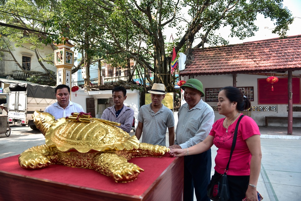 Mục sở thị cụ rùa mạ vàng 9999, giá trăm triệu đồng không bán - 13 Mục sở thị cụ rùa mạ vàng 9999, giá trăm triệu đồng không bán - 13