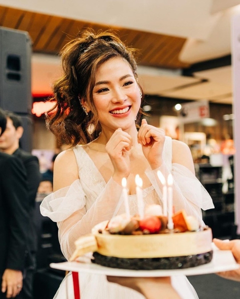 Hậu sinh nhật Baifern, “Chiếc lá cuốn bay” chính thức lên sóng màn ảnh Việt - 1 Hậu sinh nhật Baifern, “Chiếc lá cuốn bay” chính thức lên sóng màn ảnh Việt - 1